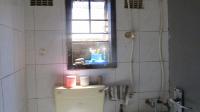 Bathroom 1 - 3 square meters of property in Klipspruit West