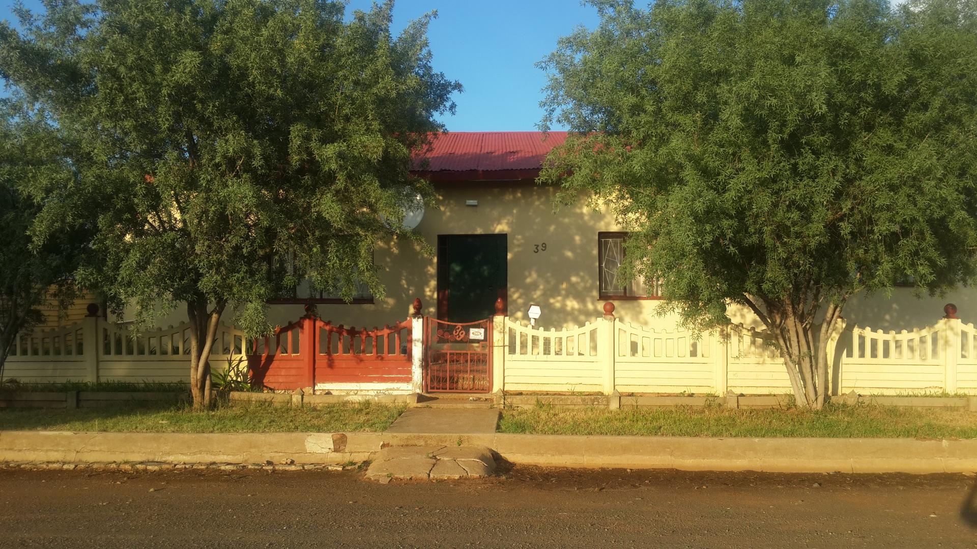 Front View of property in Theunissen