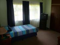 Bed Room 3 - 15 square meters of property in Sundra
