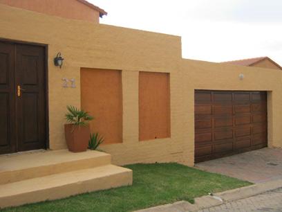 3 Bedroom Cluster for Sale For Sale in Johannesburg North - Private Sale - MR068571