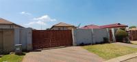 Front View of property in Alveda