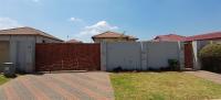 Front View of property in Alveda