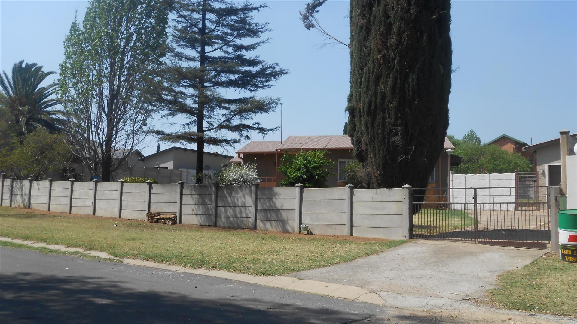 Front View of property in Emalahleni (Witbank) 