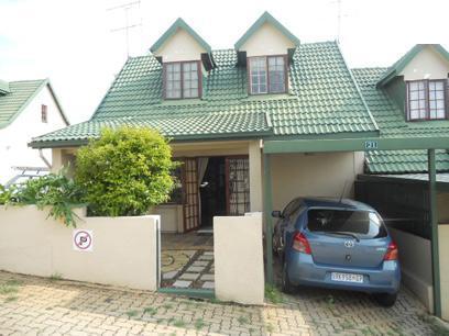 2 Bedroom Duplex for Sale For Sale in Weltevreden Park - Private Sale - MR069110