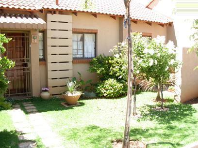 2 Bedroom Simplex for Sale For Sale in Mooikloof Ridge - Private Sale - MR069473