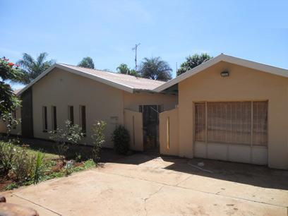 Front View of property in The Orchards