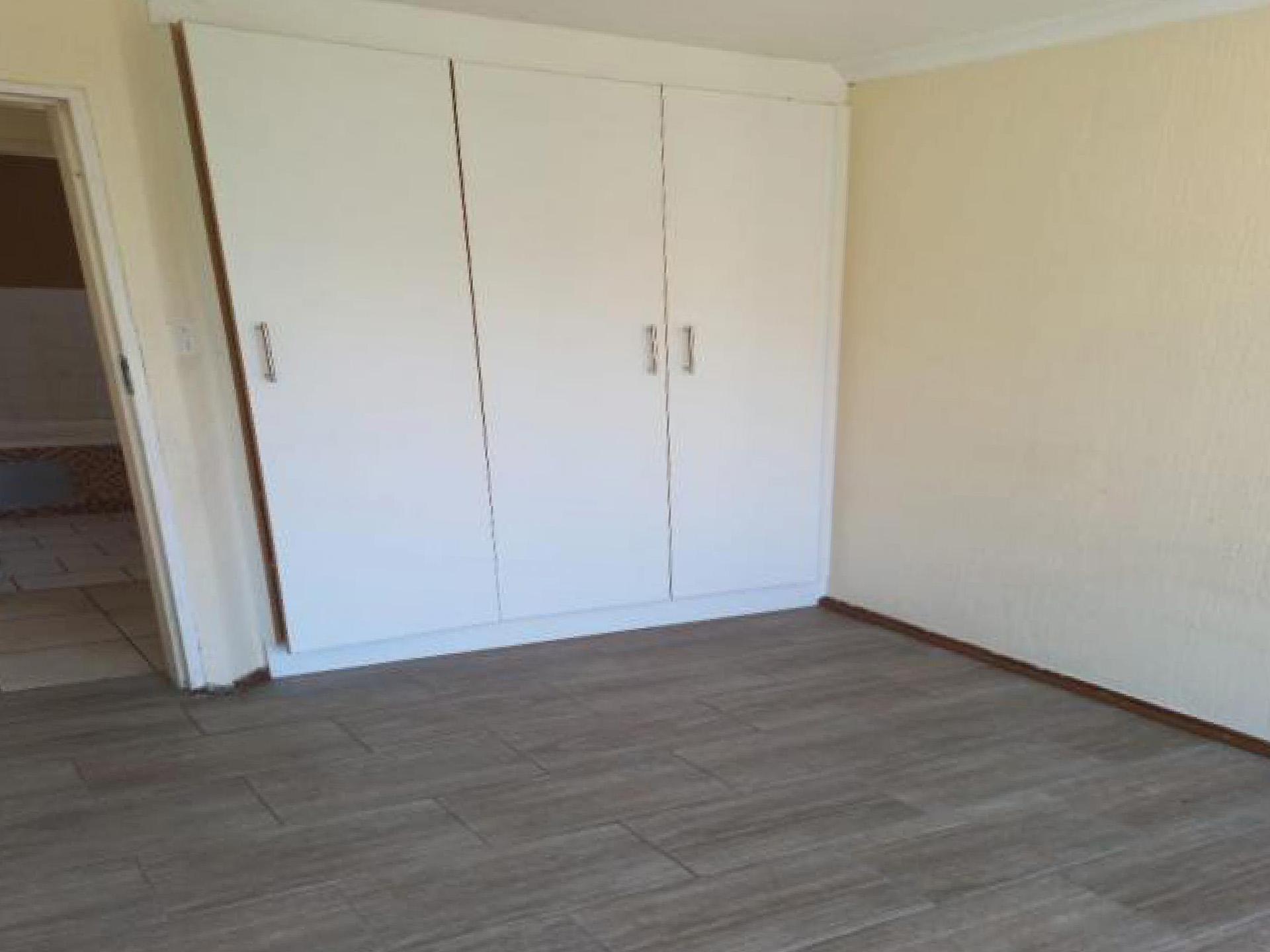 Bed Room 1 of property in Horison View