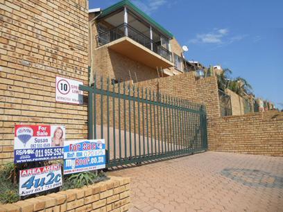 3 Bedroom Sectional Title for Sale For Sale in Krugersdorp - Home Sell - MR070375