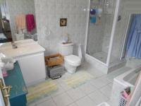 Bathroom 1 - 14 square meters of property in Hermanus