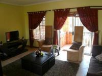 Lounges - 25 square meters of property in Mooikloof Ridge