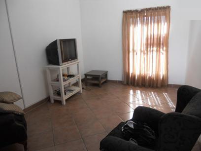 Lounges - 10 square meters of property in Paarl
