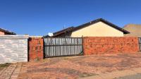 Front View of property in Protea Glen
