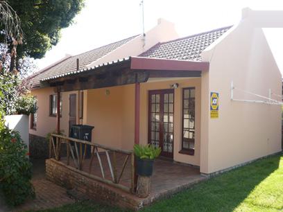 3 Bedroom Cluster for Sale For Sale in Die Hoewes - Home Sell - MR07249