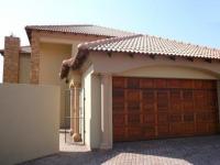 Front View of property in Silver Lakes Golf Estate