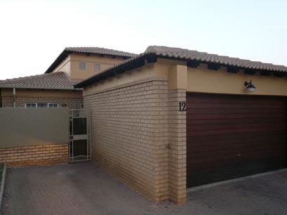 3 Bedroom Simplex for Sale For Sale in Erasmuskloof - Home Sell - MR07257