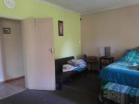 Main Bedroom of property in Daggafontein
