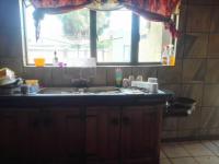 Kitchen of property in Daggafontein