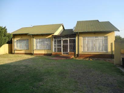 3 Bedroom House for Sale For Sale in Roodekop - Private Sale - MR072760