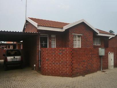 2 Bedroom Simplex for Sale For Sale in Krugersdorp - Private Sale - MR07300