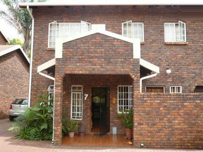 3 Bedroom Duet for Sale For Sale in Newlands - Private Sale - MR07314