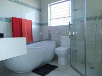 Bathroom 1 - 20 square meters of property in Middelburg - MP