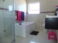 Bathroom 2 - 8 square meters of property in Middelburg - MP