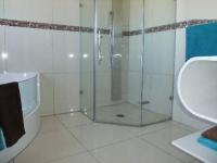 Main Bathroom - 8 square meters of property in Middelburg - MP
