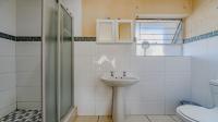 Main Bathroom of property in Heuwelsig Estate