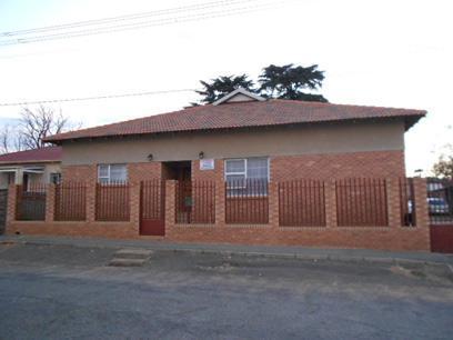 4 Bedroom House for Sale For Sale in Newlands - JHB - Home Sell - MR074219