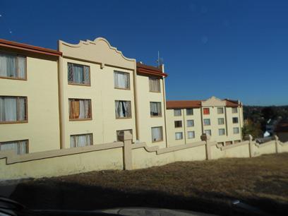 Front View of property in Helderkruin