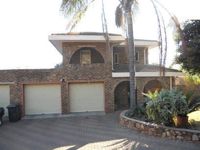 4 Bedroom House for Sale For Sale in Pretoria Gardens - Home Sell - MR074427