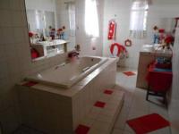 Main Bathroom - 8 square meters of property in Vereeniging