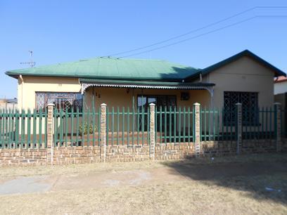 3 Bedroom House for Sale For Sale in Krugersdorp - Private Sale - MR074661