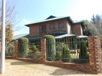 Front View of property in Glen Marais