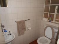 Bathroom 1 - 2 square meters of property in Glen Marais