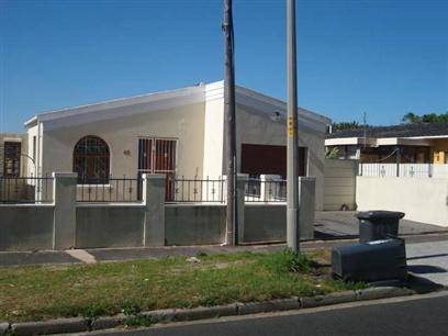 Front View of property in Lansdowne