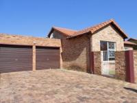 3 Bedroom 2 Bathroom Cluster for Sale for sale in Wilgeheuwel 