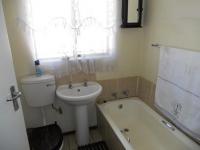 Bathroom 1 - 3 square meters of property in Olievenhoutbos