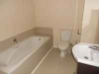 Bathroom 1 - 7 square meters of property in Gansbaai