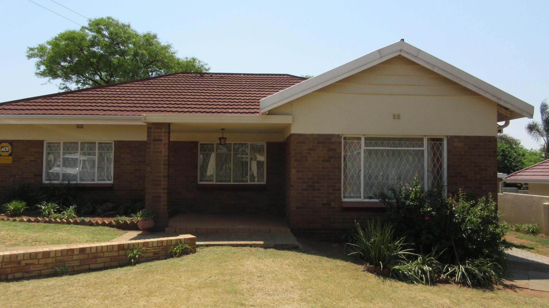 Front View of property in Sunnyridge