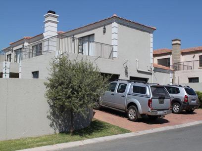 4 Bedroom Cluster for Sale For Sale in Fourways - Home Sell - MR076276