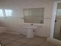 Bathroom 1 of property in Uvongo