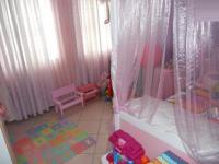 Bed Room 1 - 10 square meters of property in Humansdorp