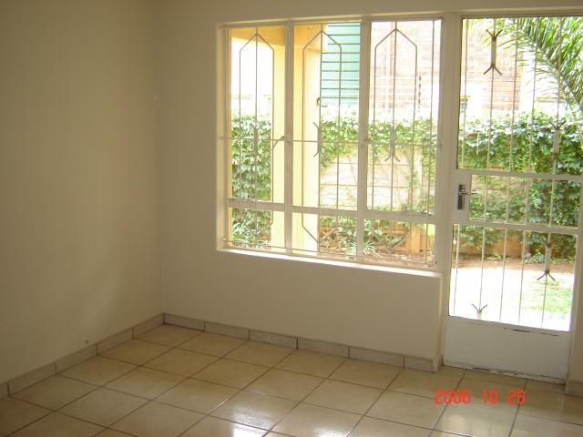 2 Bedroom Sectional Title for Sale For Sale in Glen Marais - Private Sale - MR077492