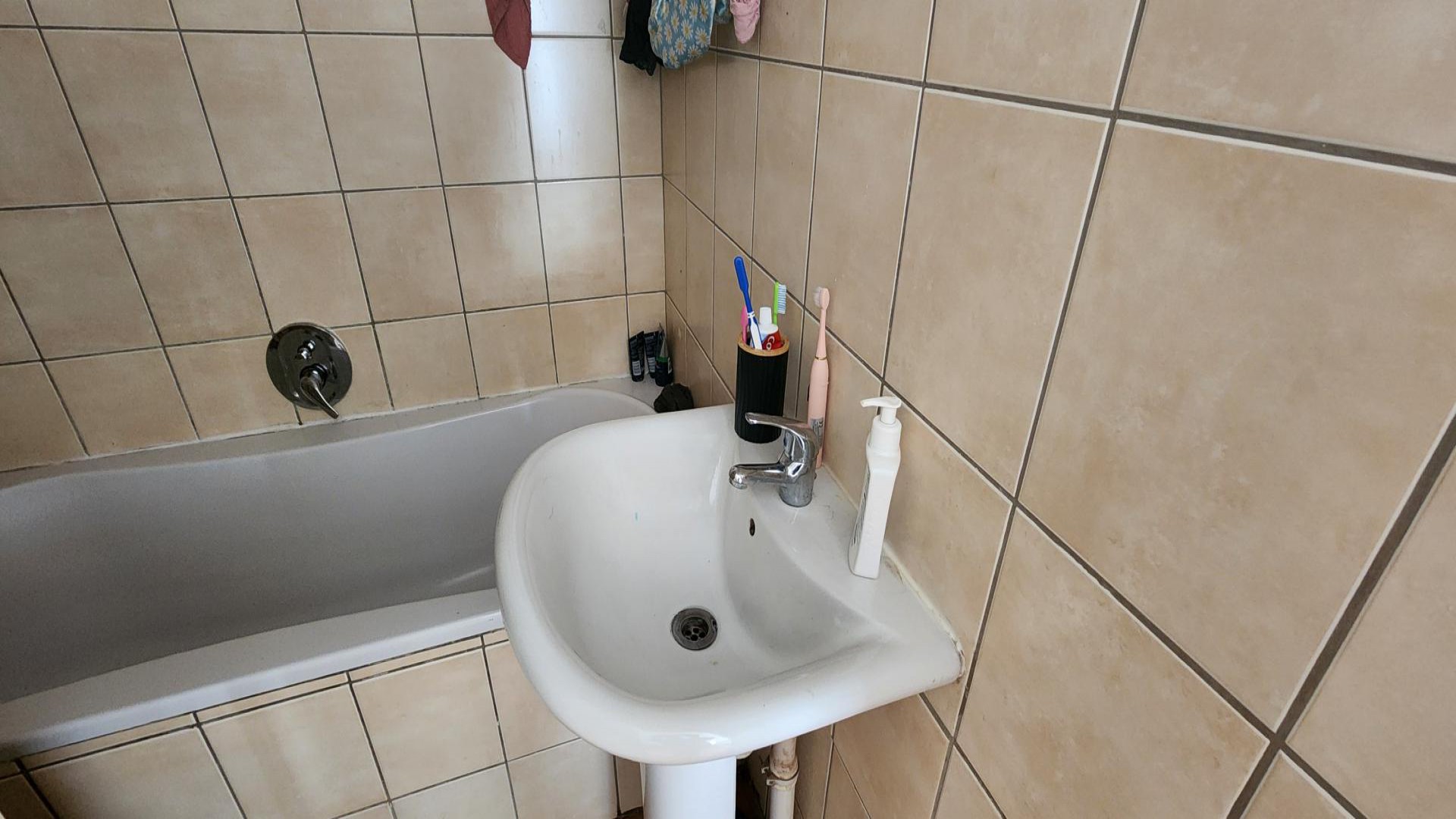 Bathroom 1 of property in Springs