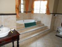 Main Bathroom - 13 square meters of property in White River