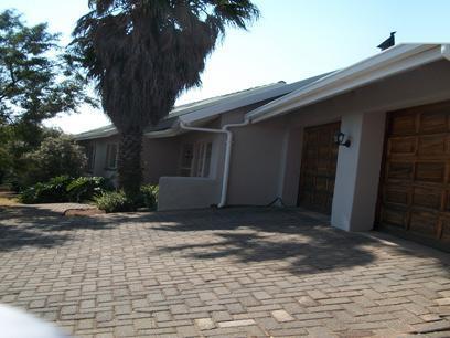 3 Bedroom House for Sale For Sale in Krugersdorp - Private Sale - MR078180