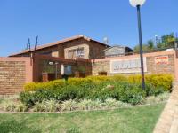 2 Bedroom 1 Bathroom Simplex for Sale for sale in Wilgeheuwel 