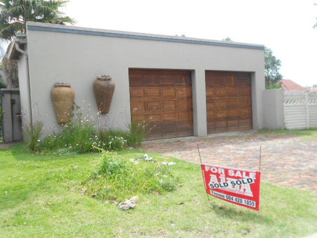 Front View of property in Norkem park