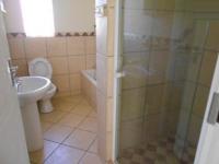 Main Bathroom - 7 square meters of property in Riversdale